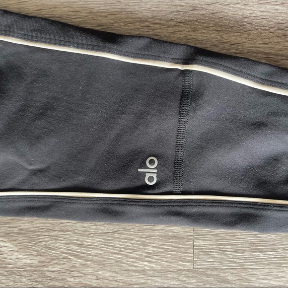 ALO Yoga Black White Seam Leggings - Picture 6 of 8